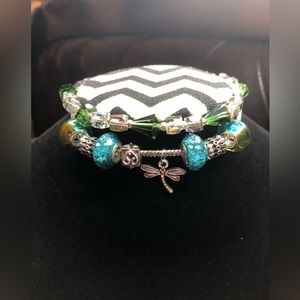 ⭐️Charm bracelet/glass bead bracelet